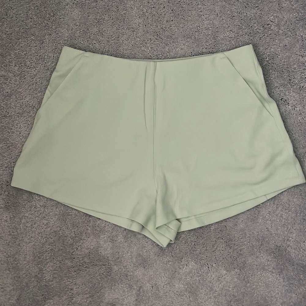 Lululemon Ribbed Softstreme short 2”